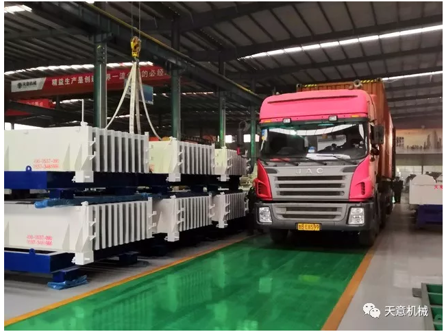 天意機(jī)械為柬埔寨客戶加工生產(chǎn)年產(chǎn)80萬平方輕質(zhì)墻板生產(chǎn)線成功裝車啟運(yùn)！