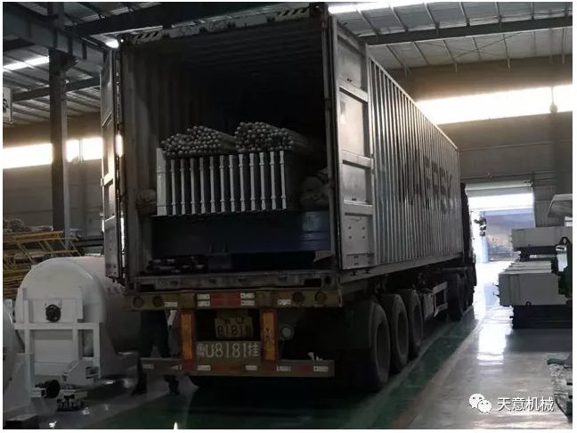 天意機(jī)械為柬埔寨客戶加工生產(chǎn)年產(chǎn)80萬平方輕質(zhì)墻板生產(chǎn)線成功裝車啟運(yùn)！